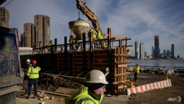 Vulnerable to climate change, New York co<em></em>nstructs seawall 