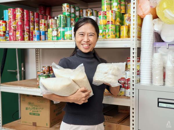 This 51-year-old mum 'rescues' food daily and delivers it to rental flats and a rehab centre 