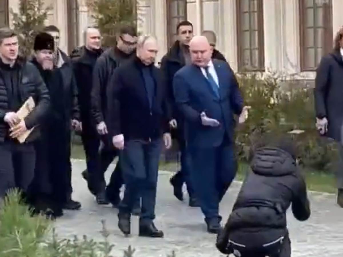 Putin drags his feet at the celebration of the annexation of Crimea |  Info